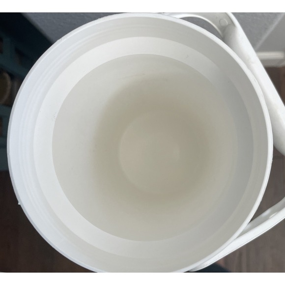 IGLOO "Built Ford Tough" 1/2 Half Gallon Water Jug Cooler Blue White Handle - Picture 5 of 6